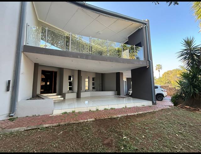 6 BEDROOM HOUSE FOR SALE IN SAFARI GARDENS